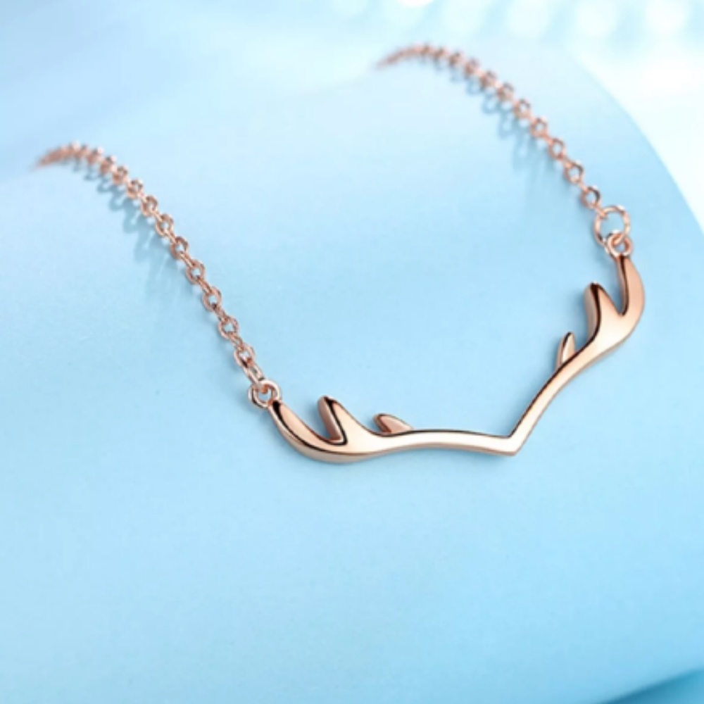 ANTLER NECKLACE - Picture 5 of 5